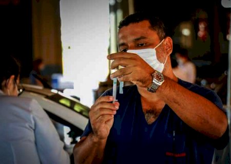 Vacina&ccedil;&atilde;o contra gripe come&ccedil;a hoje em MS; Capital adia para amanh&atilde;
