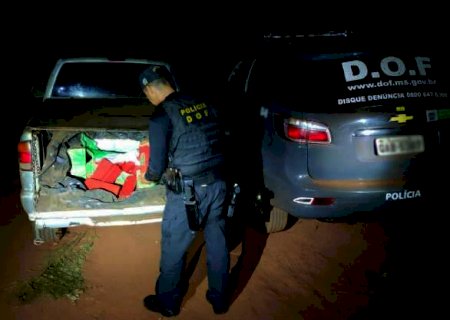 Traficantes abandonam S10 com 378 quilos de maconha na fronteira