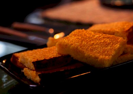 Bolo de bagaço de milho verde com coco