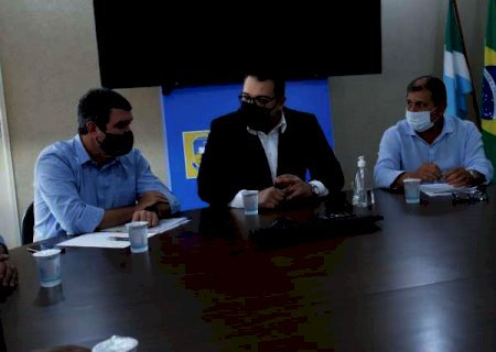 Ordem &eacute; acelerar obra do Hospital Regional, afirma Eduardo Riedel