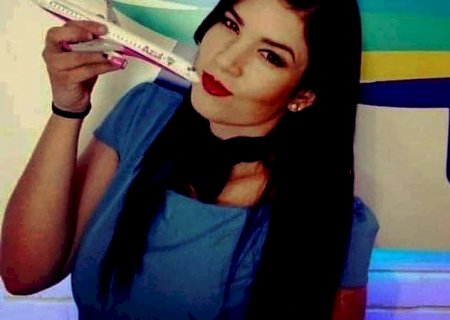 Dia da aeromoça: Aline vendeu doces no semáforo para realizar sonho de ser comissária de bordo