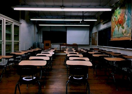 Governo de MG deve liberar aulas presenciais na onda vermelha