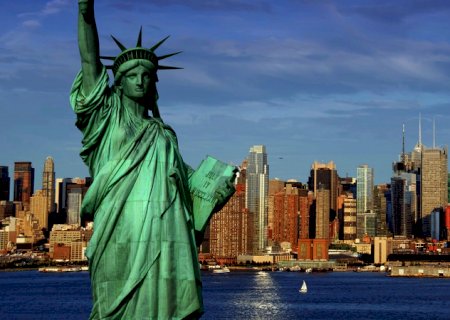 Nova York celebra primeiro dia sem mortes por Covid e vida começa a voltar à normalidade na cidade