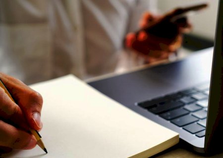 Entenda como o Tiktok pode te ajudar a estudar para o Enem 2021