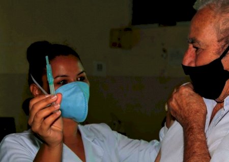 Mato Grosso do Sul imuniza mais de 88% dos maiores de 60 anos