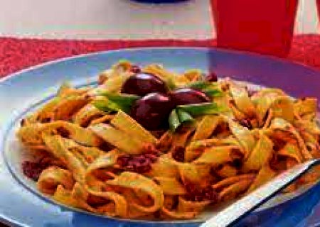 Tagliatelle com azeitonas pretas pronto em 40 minutos