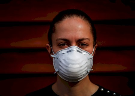 'Delta transmite muito facilmente até em ambientes abertos', diz infectologista