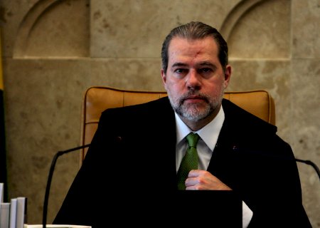 Toffoli nega pedido de partidos para suspensão de desfile militar nesta terça