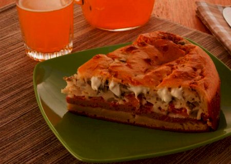 Praticidade: torta de mortadela com catupiry pra fazer hoje mesmo