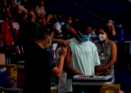 Secretaria Estadual de Saúde irá discutir nesta semana aplicação de vacina para menores de 18 anos
