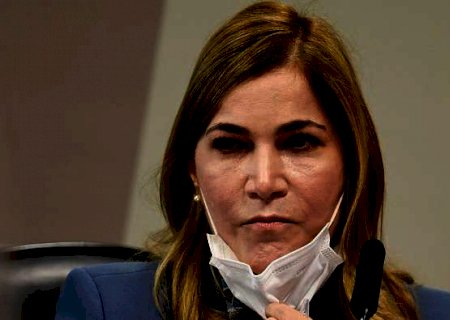 CPI aprova afastamento de secretária do Ministério da Saúde, conhecida como 'Capitã Cloroquina'