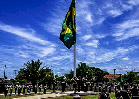 Exército prevê R$ 1 milhão para compra de bandeiras de 'seda' e insígnias em MS