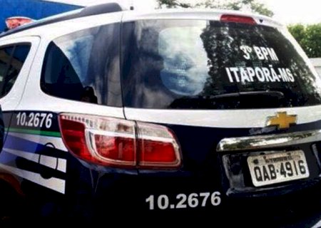 Para não apanhar mulher fere marido com faca em Itaporã