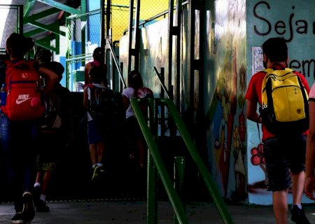 Na contramão, Brasil deixa de aumentar verba do ensino fundamental, aponta OCDE