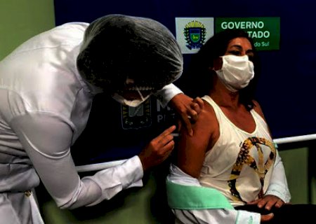 Resolução autoriza municípios a aplicar dose de reforço após 5 meses da D2