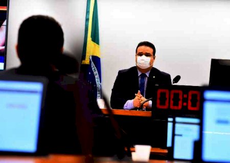 Comiss&atilde;o da C&acirc;mara aprova projeto que facilita microcr&eacute;dito para mulheres