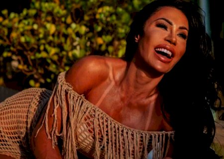 Gracyanne Barbosa posa de perna aberta e eleva a temperatura nas redes; veja