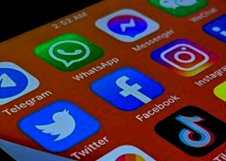 Após apagão global, WhatsApp, Facebook e Instagram têm volta gradativa