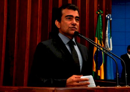 Assembleia Legislativa realiza sessão solene para entrega de comenda aos educadores