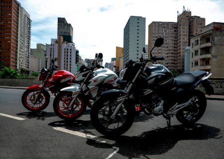 Honda CB Twister chega à linha 2022 com poucas mudanças
