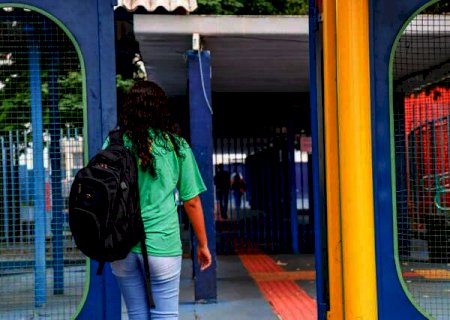 Aulas da rede estadual come&ccedil;am em fevereiro com 13 s&aacute;bados letivos em 2022