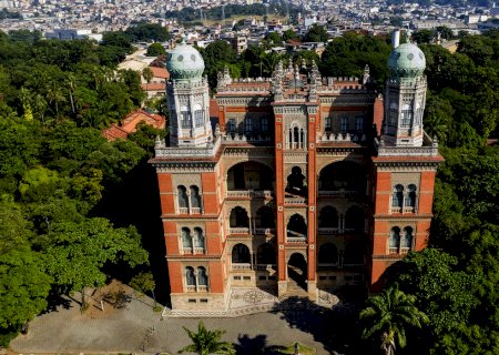 Fiocruz alerta para aumento de bactérias resistentes a antibióticos