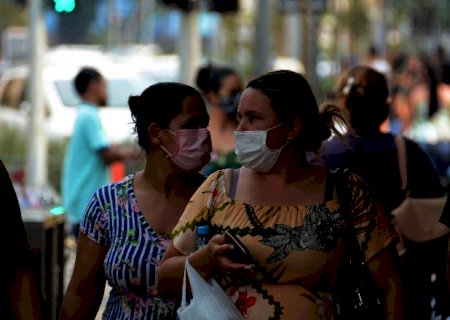 Governo desobriga uso de máscara, mas Saúde defende sua permanência