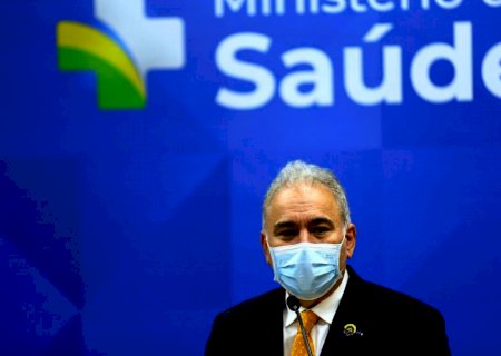 Crianças terão doses de vacina se forem incluídas no PNI, diz ministro
