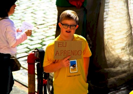 Comissão debate boas práticas de educação inclusiva na rede pública