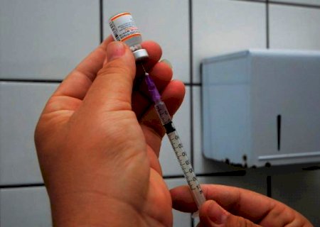 Saúde nega que crianças e adolescentes receberam vacina errada em MS