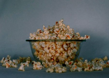 A pipoca pode ser um lanche mais saudável do que você imaginava