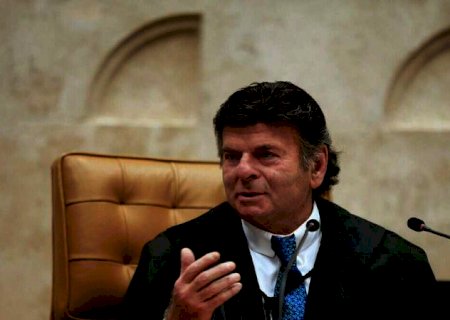 Ministro Luiz Fux autoriza compra de medicamento para aids