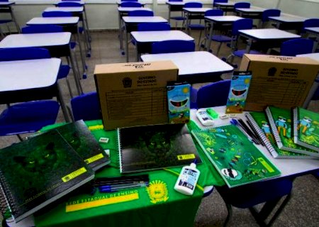 Governo fecha contrato de kits escolares; distribuição inicia em fevereiro