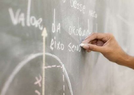Governo abre concurso para professor, com salário superior a R$ 4 mil e 722 vagas