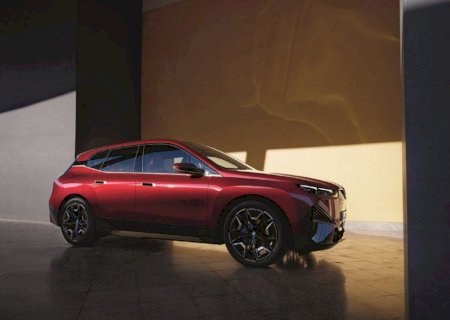 BMW inova e lança o iX, SAV elétrico pioneiro na categoria