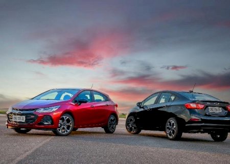 A Chevrolet lança duas novas versões do Cruze – a Midnight do sedã e a RS do hatch Sport6