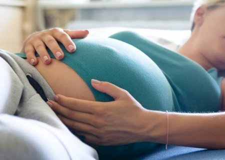 Mães vacinadas passam mais anticorpos contra a Covid-19 para os bebês