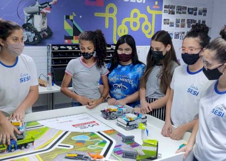 Equipe de robótica douradense busca classificação em competição nacional