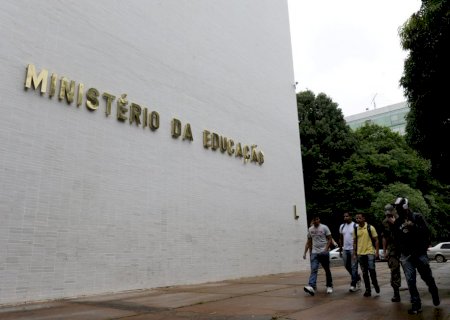 MEC exonera gerente de projetos próximo a pastores