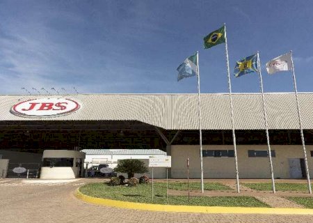 Frigor&iacute;fico oferece 100 vagas de emprego com contrata&ccedil;&atilde;o imediata