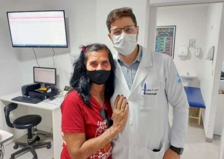 Ap&oacute;s 6 transplantes, alegria de Romilda foi enxergar os filhos de novo