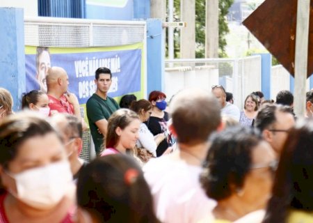 Sonho da estabilidade leva professores a disputarem vagas em concurso da rede estadual