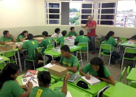 Com salário de R$ 4 mil, concurso para professores tem número de candidatos ampliado em MS