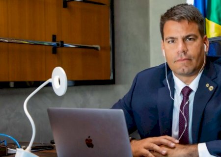 Deputado Capitão Contar atende demandas da população de Itaporã