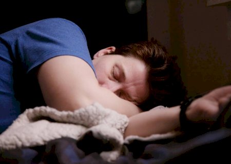 Confira 7 alimentos que podem te ajudar a dormir melhor