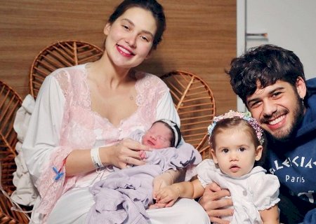 Virgínia Fonseca deixa maternidade com Zé Felipe: “Muito felizes”