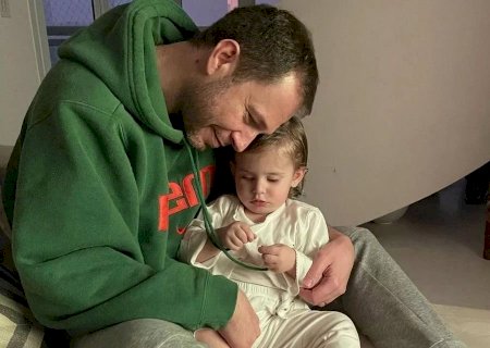 Tiago Leifert faz declaração emocionante em aniversário da filha