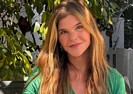 Aos 58, Cristiana Oliveira diz que lutou para conquistar autoestima