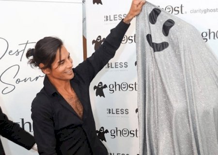 Filho de Júlio Iglesias é detonado após “revelar” namorada brasileira