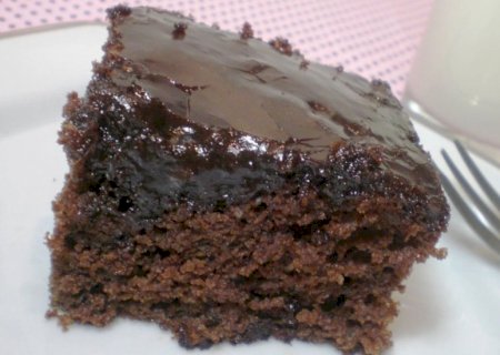 Como fazer um delicioso bolo de coca-cola em apenas 2 passos